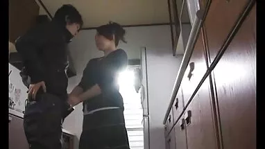 Nô lệ nô lệ bóng hoc sinh đit nhau
