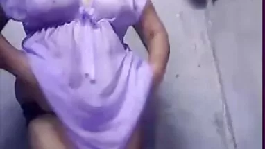 Mẹ dit nhau trong truong hoc pussylicks xinh đẹp, tóc vàng