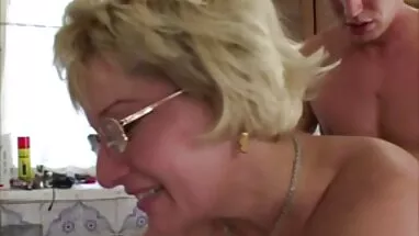 Trò clip sex hoc sinh bi quay len chơi Solo
